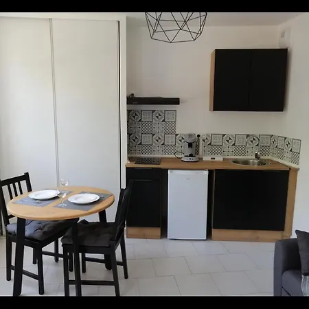 Apartment T2 Bck And Wood 