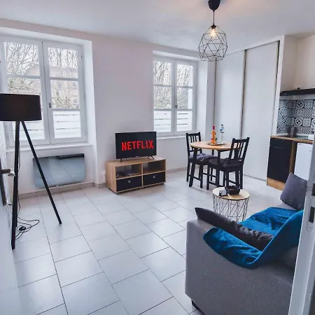 Apartment T2 Bck And Wood 